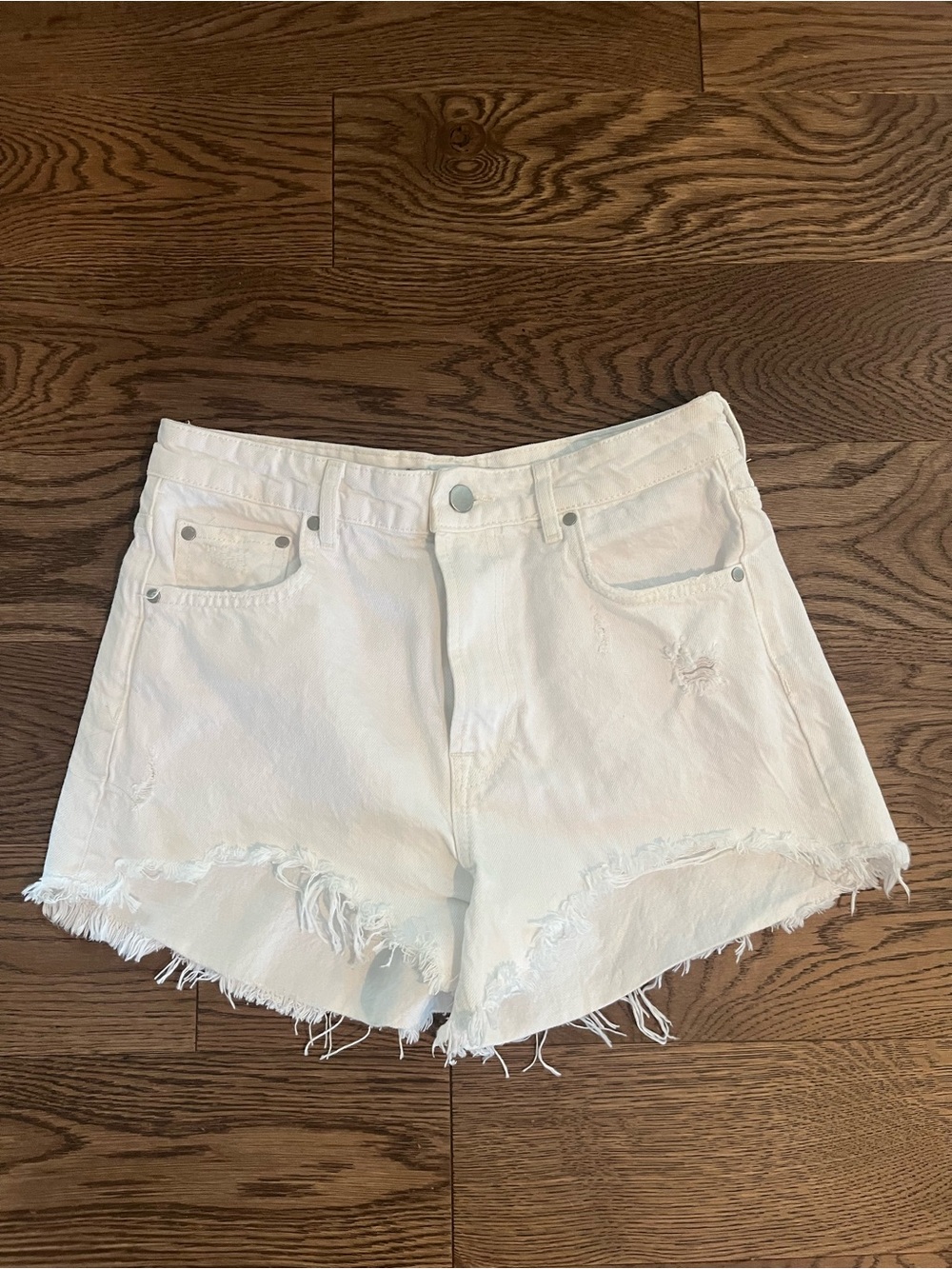 Zara White Distressed High-Rise Women’s Denim Shorts